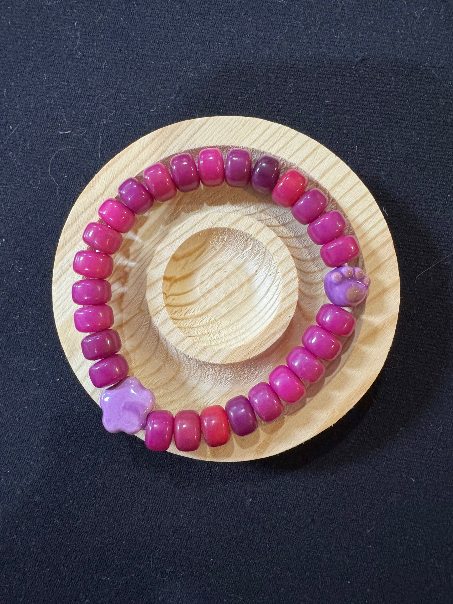 Bodhi Berry Pill with Flower and Paw