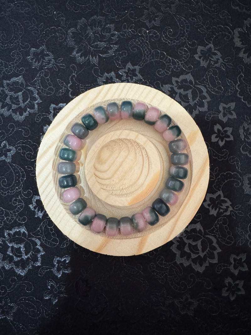 Bodhi black pink pill